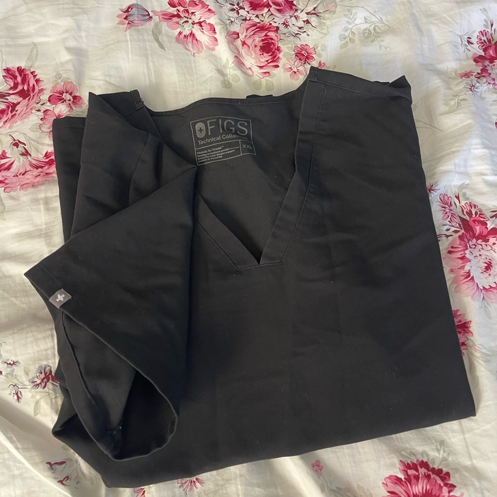 FIGS. Black scrub top only. XXL. Good condition.